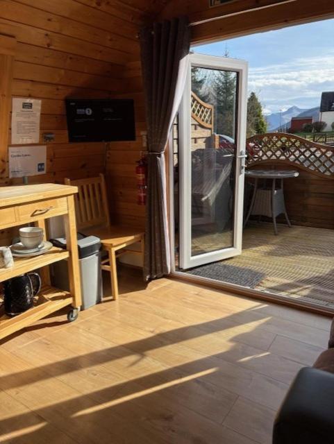 Conifer Cabins Форт Уилям Екстериор снимка